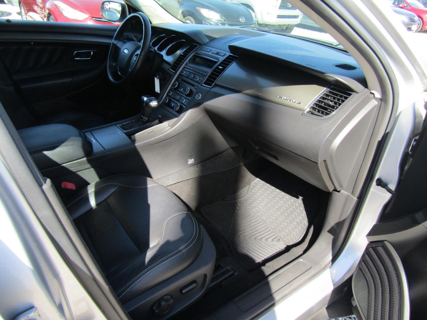 2012 Silver /Gray Ford Taurus (1FAHP2EW7CG) , Automatic transmission, located at 15016 S Hwy 231, Midland City, AL, 36350, (334) 983-3001, 31.306210, -85.495277 - Photo#9
